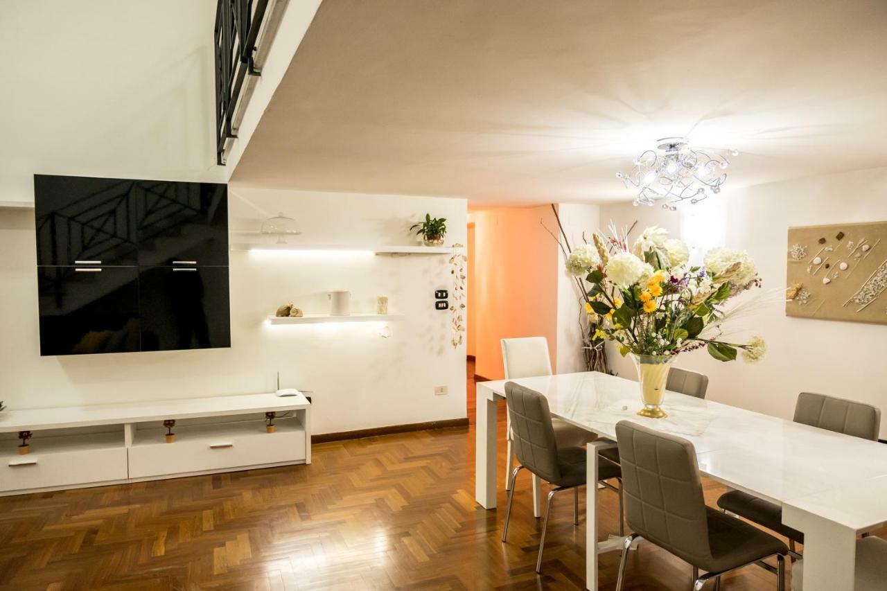 Il Salotto Di Nonna Cornelia 2 Hotel Napels Buitenkant foto