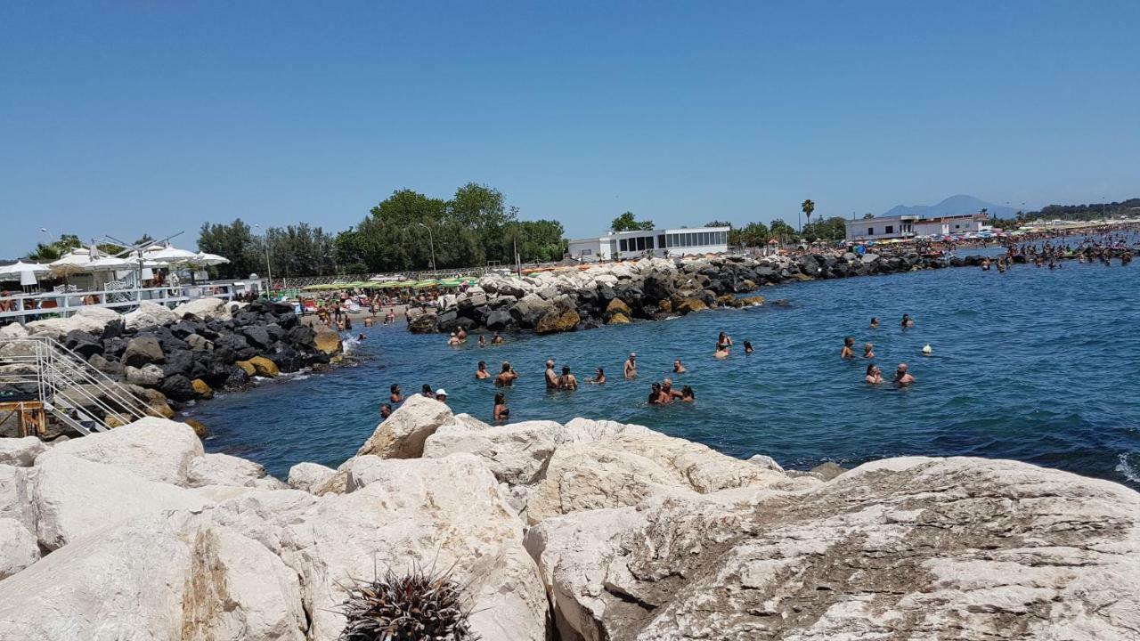 Il Salotto Di Nonna Cornelia 2 Hotel Napels Buitenkant foto