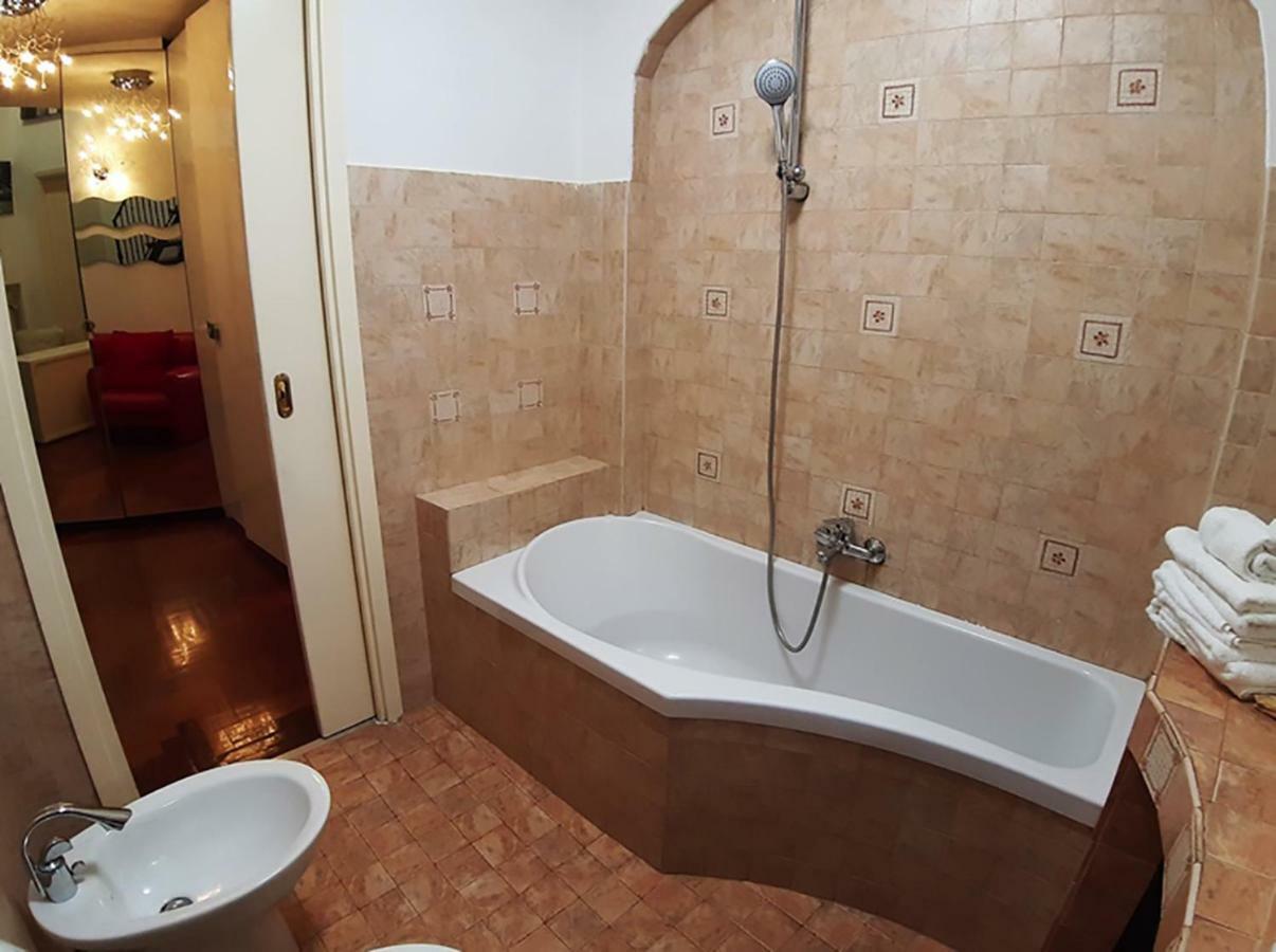 Il Salotto Di Nonna Cornelia 2 Hotel Napels Buitenkant foto